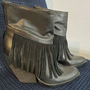 Fringe wedge ankle booties 6.5